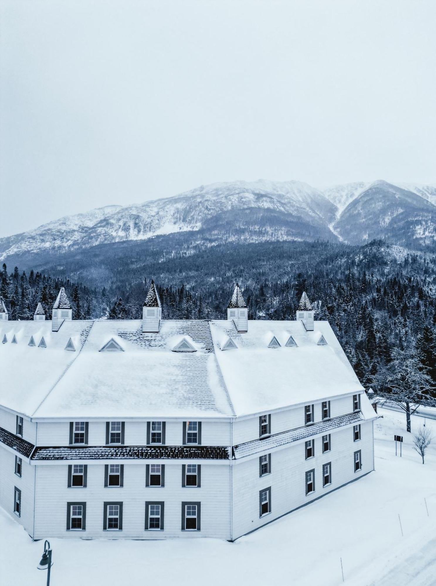 Gite Du Mont-Albert - Sepaq Sainte Anne des Monts Экстерьер фото